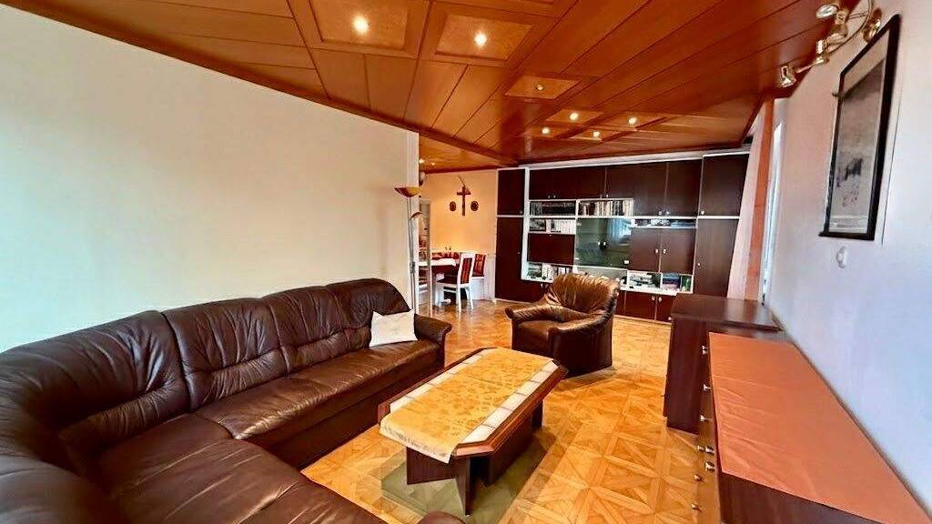 Wohnung zum Kauf 94.000 € 2 Zimmer 63,4 m² EG Retz 2070