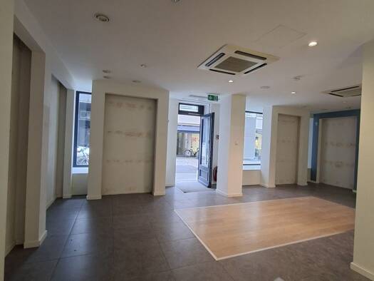 Laden zur Miete 13.000 € 4 Zimmer 150 m² Verkaufsfläche Innenstadt Innenstadt I 60313