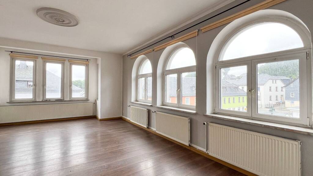 Wohnung zur Miete 715 € 4 Zimmer 130 m² 2. Geschoss Obere Marktstraße 2 Lehesten 07349