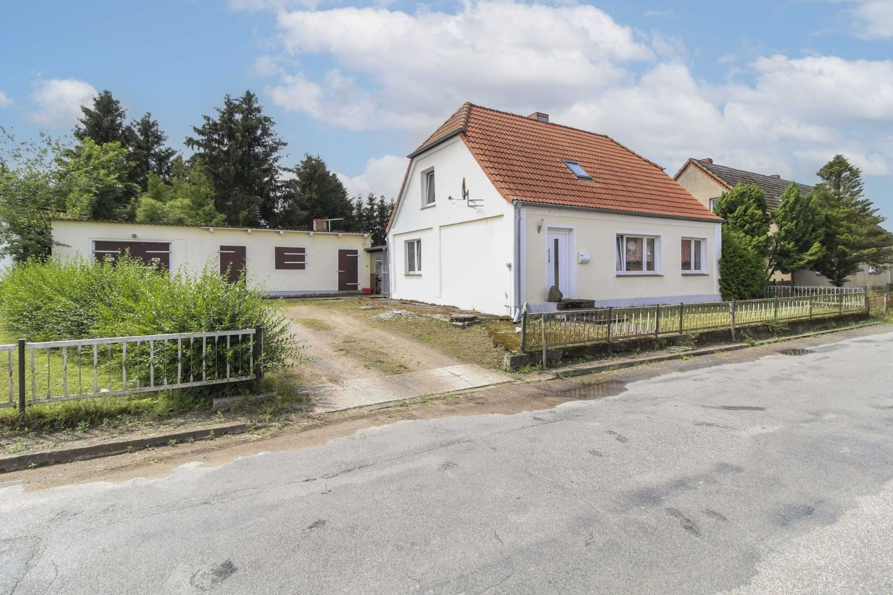 Immobilie zum Kauf als Kapitalanlage geeignet 84.500 € 4 Zimmer 120 m²<br/>Fläche 1.843 m²<br/>Grundstück Groß Roge Groß Roge 17166