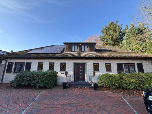 Villa zum Kauf provisionsfrei 1.198.000 € 7 Zimmer 203,7 m² 2.200 m² Grundstück frei ab 01.03.2026 Halstenbek 25469