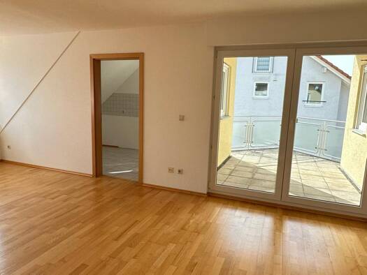 Wohnung zur Miete 990 € 3,5 Zimmer 86 m² 3. Geschoss frei ab 15.09.2026 Hilzingen 78247