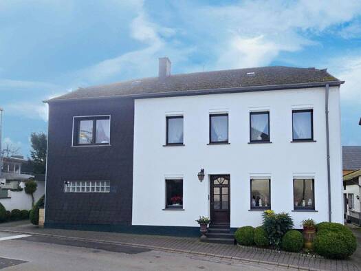 Einfamilienhaus zum Kauf 6 Zimmer 169 m² 214 m² Grundstück Wiltingen 54459