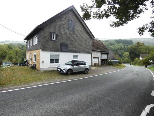 Einfamilienhaus zum Kauf 189.000 € 6 Zimmer 195 m² 3.824 m² Grundstück frei ab sofort Wunderthausen Bad Berleburg 57319