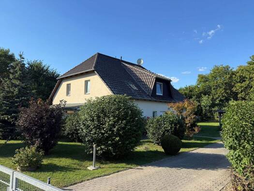 Doppelhaushälfte zum Kauf 149.000 € 3 Zimmer 115 m² 695 m² Grundstück frei ab sofort Arendsee Nordwestuckermark 17291