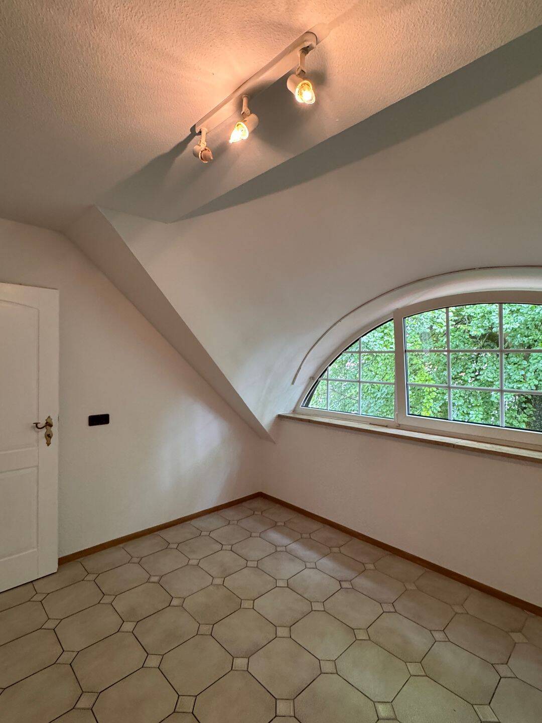 Property thumbnail 23