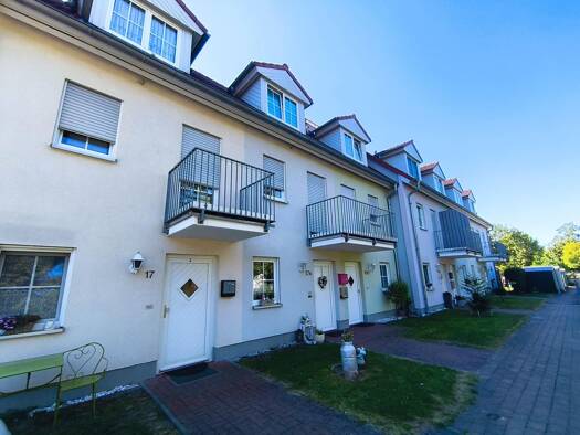 Reihenmittelhaus zum Kauf 215.000 € 4 Zimmer 107 m² 180 m² Grundstück Stendal 39576