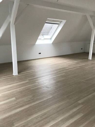 Wohnung zur Miete 580 € 4 Zimmer 85 m² Dachgeschoss frei ab 01.08.2025 Bahnhofsallee 25 a Burgsolms Solms 35606