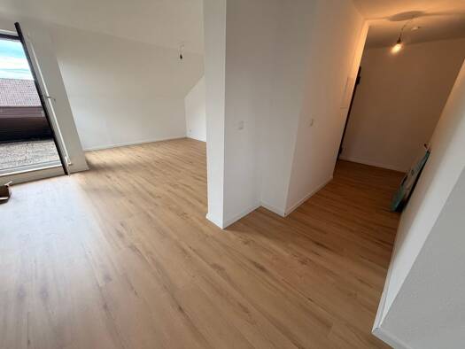 Wohnung zur Miete 1.360 € 4 Zimmer 114 m² Geschoss 3/3 frei ab 01.09.2026 Frauenaurach Erlangen 91056