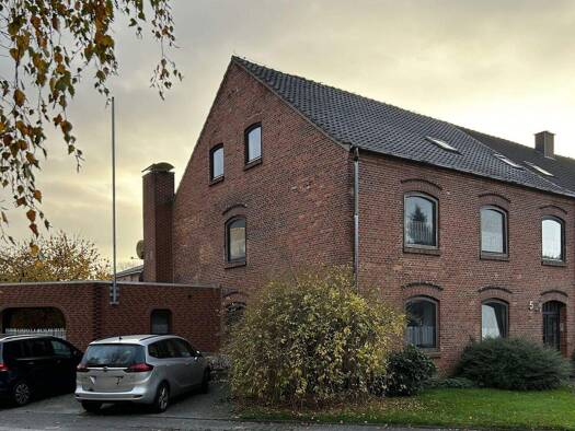 Einfamilienhaus zum Kauf 149.000 € 11 Zimmer 226,9 m² 663 m² Grundstück frei ab 01.01.2027 Salzbergen 48499