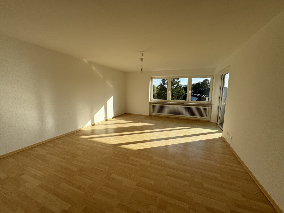 Wohnung zum Kauf 99.850 € 3 Zimmer 88,5 m²<br/>Wohnfläche 3.<br/>Geschoss Posener Straße 28 Fedderwardergroden Wilhelmshaven / Fedderwardergroden 26388