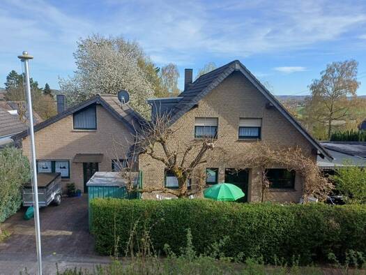 Mehrfamilienhaus zum Kauf 590.000 € 5 Zimmer 220 m² 912 m² Grundstück Lichtenberg Hennef 53773