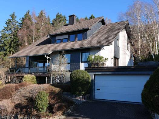 Einfamilienhaus zum Kauf 375.000 € 5 Zimmer 168 m² 1.104 m² Grundstück frei ab sofort Allenbach Hilchenbach 57271