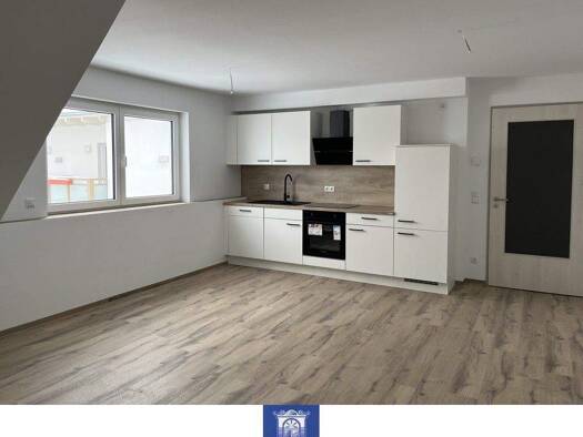 Wohnung zur Miete 670 € 2 Zimmer 57,9 m² Arnsdorf 01477