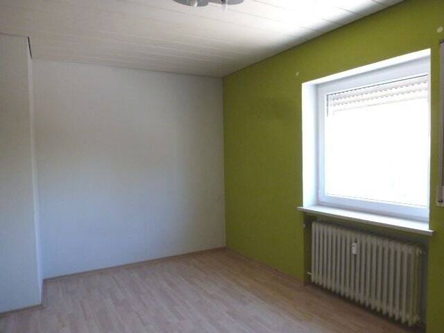 Immobilie in Nersingen - Helle 3-Zi-Eigentumswohnung, 1. Stock, Südbalkon, Einbauküche, Bad mit Fenster, mit 2 Außenstellplätzen - Bild 3