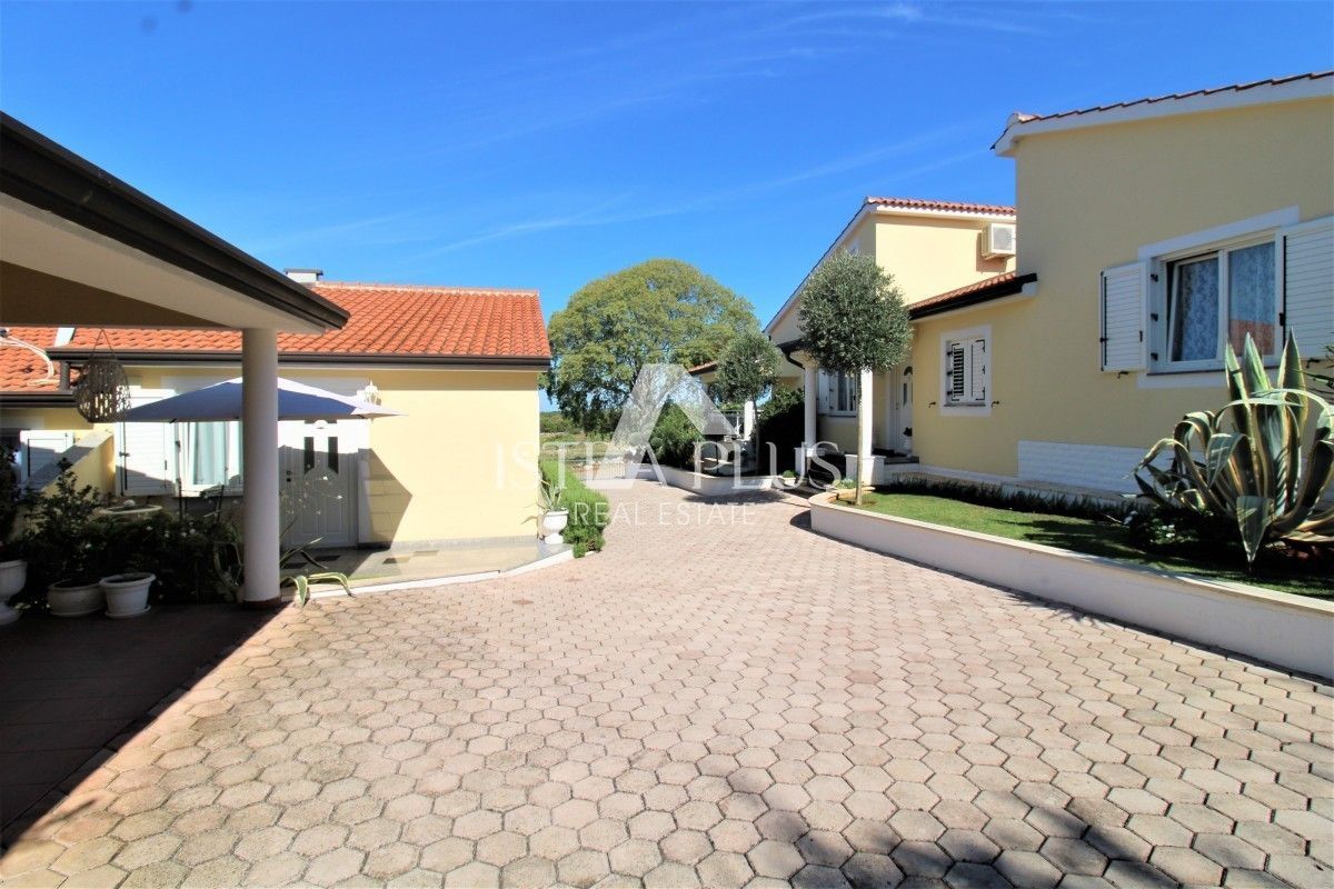 Haus zum Kauf 885.000 € 7 Zimmer 400 m²<br/>Wohnfläche 1.465 m²<br/>Grundstück Porec center