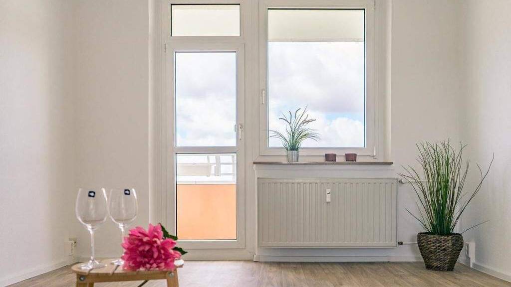 Wohnung zur Miete 430 € 3 Zimmer 70,9 m² 6. Geschoss frei ab 01.07.2026 Augsburger Str. 54 Bernsdorf Chemnitz 09126