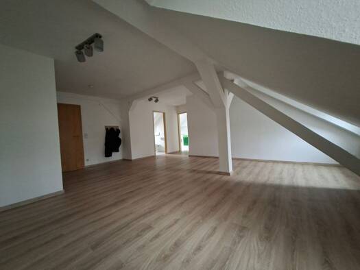 Wohnung zur Miete 349 € 2 Zimmer 52 m² Geschoss 3/4 frei ab 01.03.2026 Poisentalstraße 9 Freital 01705