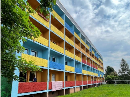 Wohnung zur Miete 588 € 3 Zimmer 98 m² 3. Geschoss frei ab sofort Neukirchen Neukirchen/Erzgebirge 09221