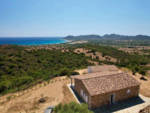 Mehrfamilienhaus zum Kauf 800.000 € 12 Zimmer 240 m² 15.250 m² Grundstück Capo Comino - Sardinien