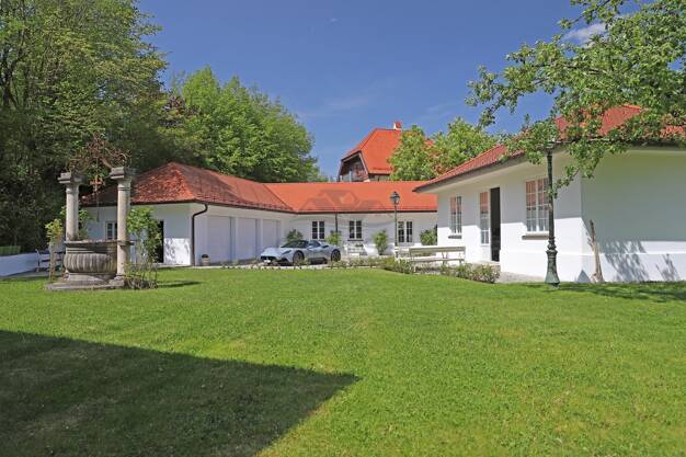 Villa zum Kauf 2.499.999 € 7 Zimmer 405 m² 5.460 m² Grundstück Heutauer Straße 10 Unterheutau Siegsdorf 83313