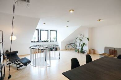 Maisonette zur Miete 850 € 4 Zimmer 115 m² 3. Geschoss frei ab 01.09.2025 Innenstadt Coburg 96450