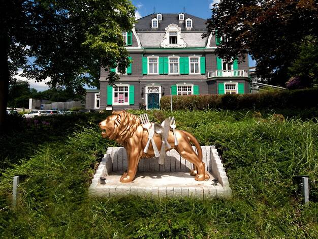 Hotel zum Kauf 11 Zimmer 980 m² Gastrofläche 2.322 m² Grundstück Innen Remscheid 42857