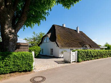 Einfamilienhaus zum Kauf 798.000 € 8 Zimmer 305 m² 1.554 m² Grundstück Stapel 25879