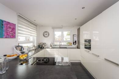 Haus zum Kauf 830.000 € 8 Zimmer 260 m² 490 m² Grundstück Kenzingen Kenzingen 79341