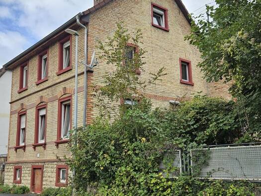 Haus zum Kauf 350.000 € 7 Zimmer 185 m² 3.358 m² Grundstück Sennfeld Adelsheim 74740