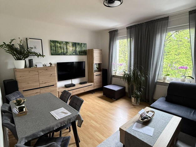Wohnung zur Miete 900 € 3 Zimmer 65 m² 2. Geschoss frei ab 15.08.2026 Hindelangerstraße Untertürkheim Stuttgart-Untertürheim 70327