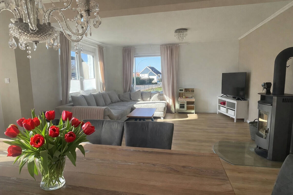 Immobilie in Oldenburg in Holstein - Einziehen und Wohlfühlen - 3 Zimmer Einfamilienhaus in Oldenburg - Bild 1