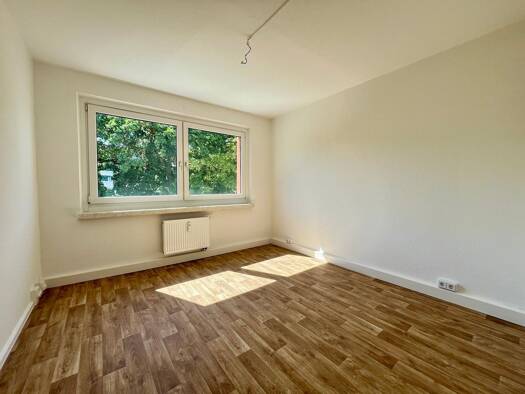 Wohnung zur Miete 300 € 3 Zimmer 57,1 m² 4. Geschoss Am Stadtpark 4 Helbersdorf Helbersdorf 09120