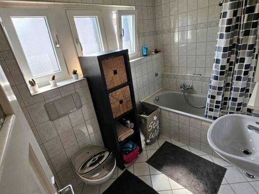 Wohnung zur Miete 600 € 2,5 Zimmer 60 m² 3 Geschosse frei ab sofort Dietlingen Keltern 75210