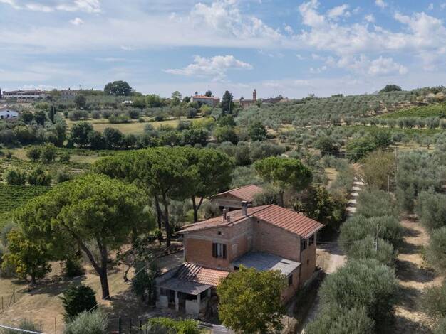 Bauernhaus zum Kauf 580.000 € 8 Zimmer 213 m² 21.303 m² Grundstück Montepulciano 53045