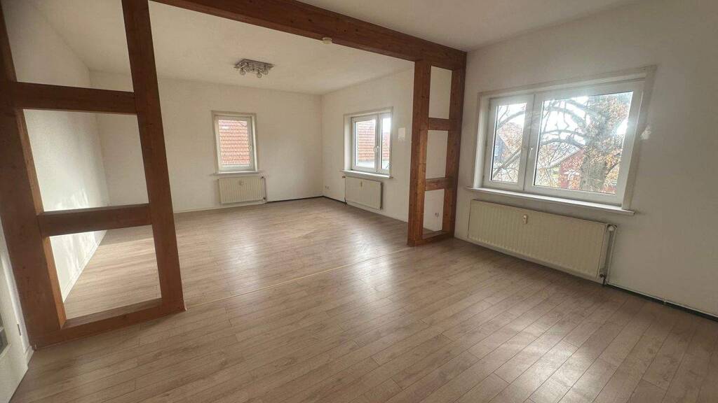 Wohnung zur Miete 800 € 3 Zimmer 100 m² 2 Geschosse frei ab sofort Tiefenbrunner Straße 1 Mengershausen Rosdorf 37124