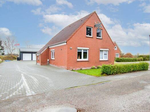 Einfamilienhaus zum Kauf 235.000 € 4 Zimmer 110 m² 1.280 m² Grundstück Hagermarsch 26524