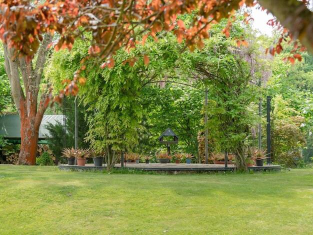 Villa zum Kauf provisionsfrei 1.350.000 € 8,5 Zimmer 399 m² 2.100 m² Grundstück Waldsteinberg Brandis 04821