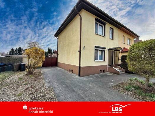 Einfamilienhaus zum Kauf 110.000 € 9 Zimmer 115 m² 586 m² Grundstück Wolfen Bitterfeld-Wolfen 06766