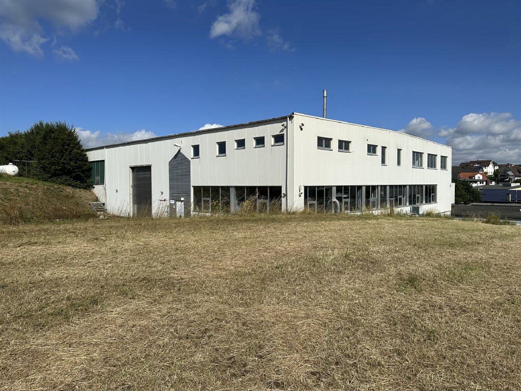 Halle/Industriefläche zum Kauf 254 € 6.400 m²<br/>Lagerfläche Voßwinkel Arnsberg 59757