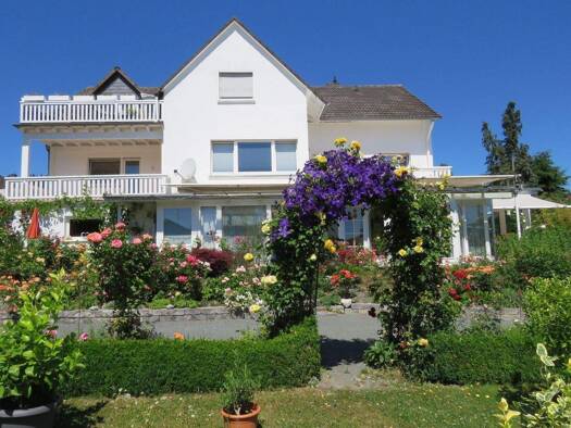 Haus zum Kauf 735.000 € 416 m² 1.951 m² Grundstück Eschbach Usingen 61250