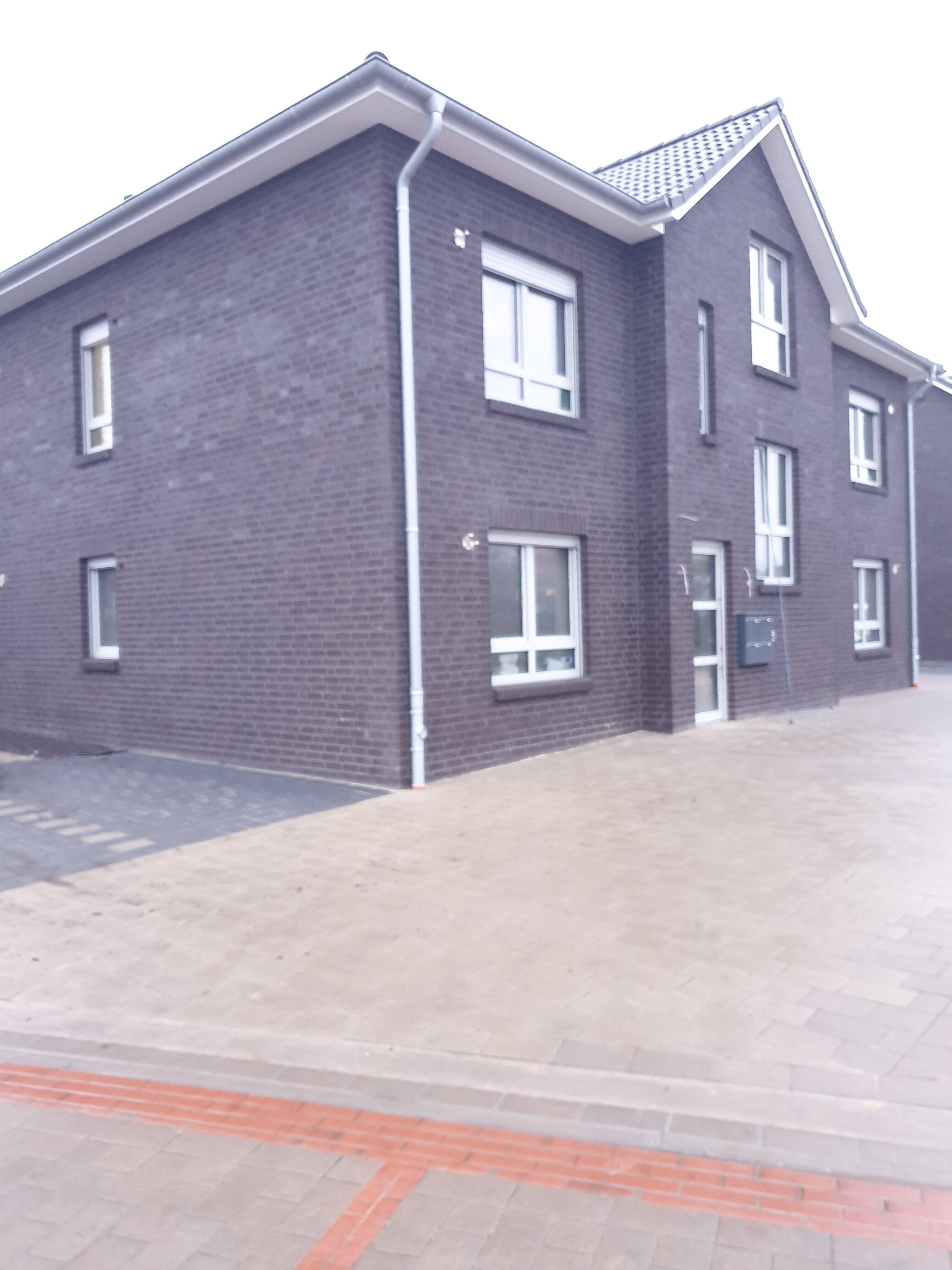 Immobilie in Essen/Oldenburg - Neubau in Top Lage Wohnung 69m² separate Büroräume mit Lager 30m² optimal für Homeoffice - Bild 0