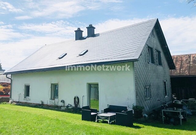 Einfamilienhaus zum Kauf 184.000 € 8 Zimmer 200 m²<br/>Wohnfläche 1.000 m²<br/>Grundstück Hohenberg Marktleugast / Hohenberg 95352