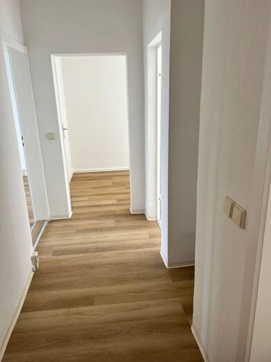 Wohnung zur Miete 350 € 3 Zimmer 58,9 m² 2. Geschoss frei ab 01.07.2025 Helbra 06311