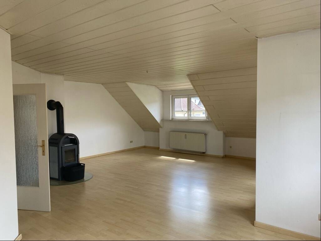 Schöne Dachgeschosswohnung in Schondorf-Süd mit Ausbaupotenzial!