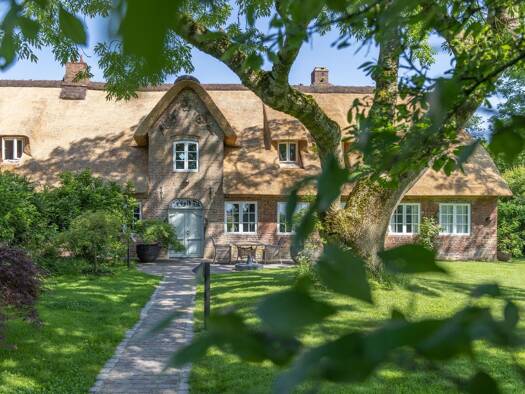 Haus zum Kauf 9 Zimmer 390 m² 6.850 m² Grundstück Dagebüll Föhr 25938