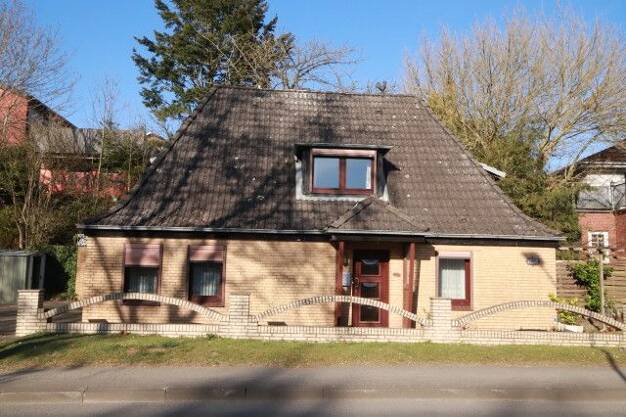 Haus zum Kauf 245.000 € 5 Zimmer 101 m² 698 m² Grundstück frei ab sofort Stockelsdorf Stockelsdorf 23617
