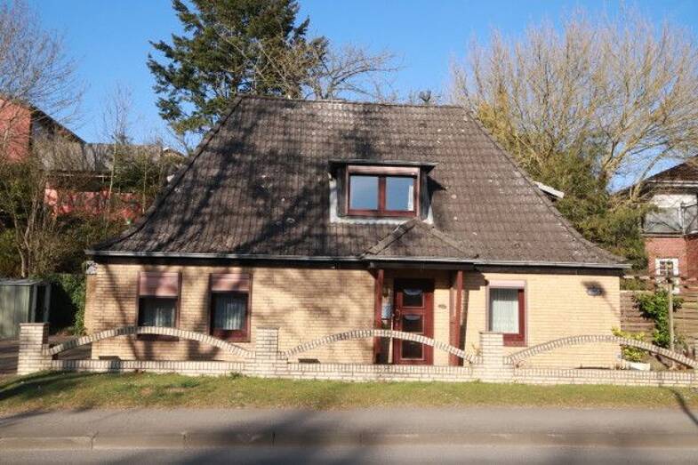Haus zum Kauf 245.000 € 5 Zimmer 101 m² 698 m² Grundstück frei ab sofort Stockelsdorf Stockelsdorf 23617