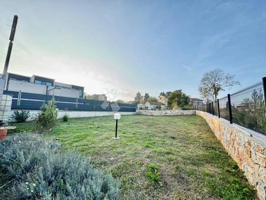 Wohn- und Gewerbegrundstück zum Kauf 160.000 € Rovinjsko Selo, Rovinj Rovinj 52210