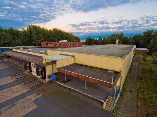 Lagerhalle zur Miete 2,89 € 4.000 m² Lagerfläche Lüneburg 21339